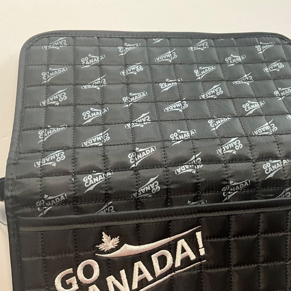 Lug Go Canada Travel Wallet New - Picture 2 of 3